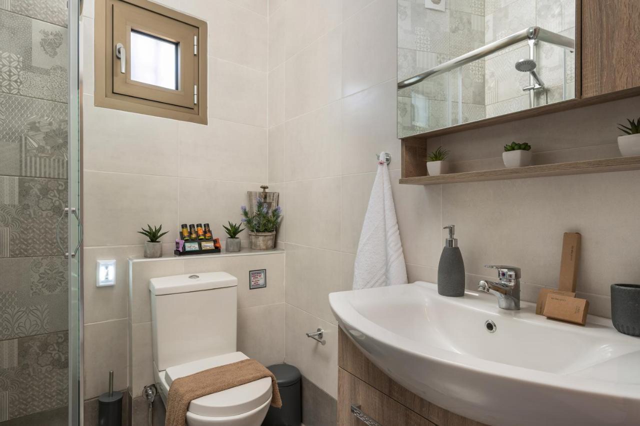 Floral Beach Apt With Lux Extras & Special Treats Kolymbari Exterior foto